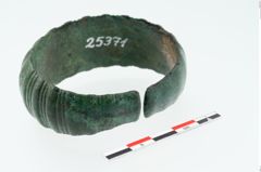 Foto von Bronzemelonenarmreif (NHMW-PRAE-025371)